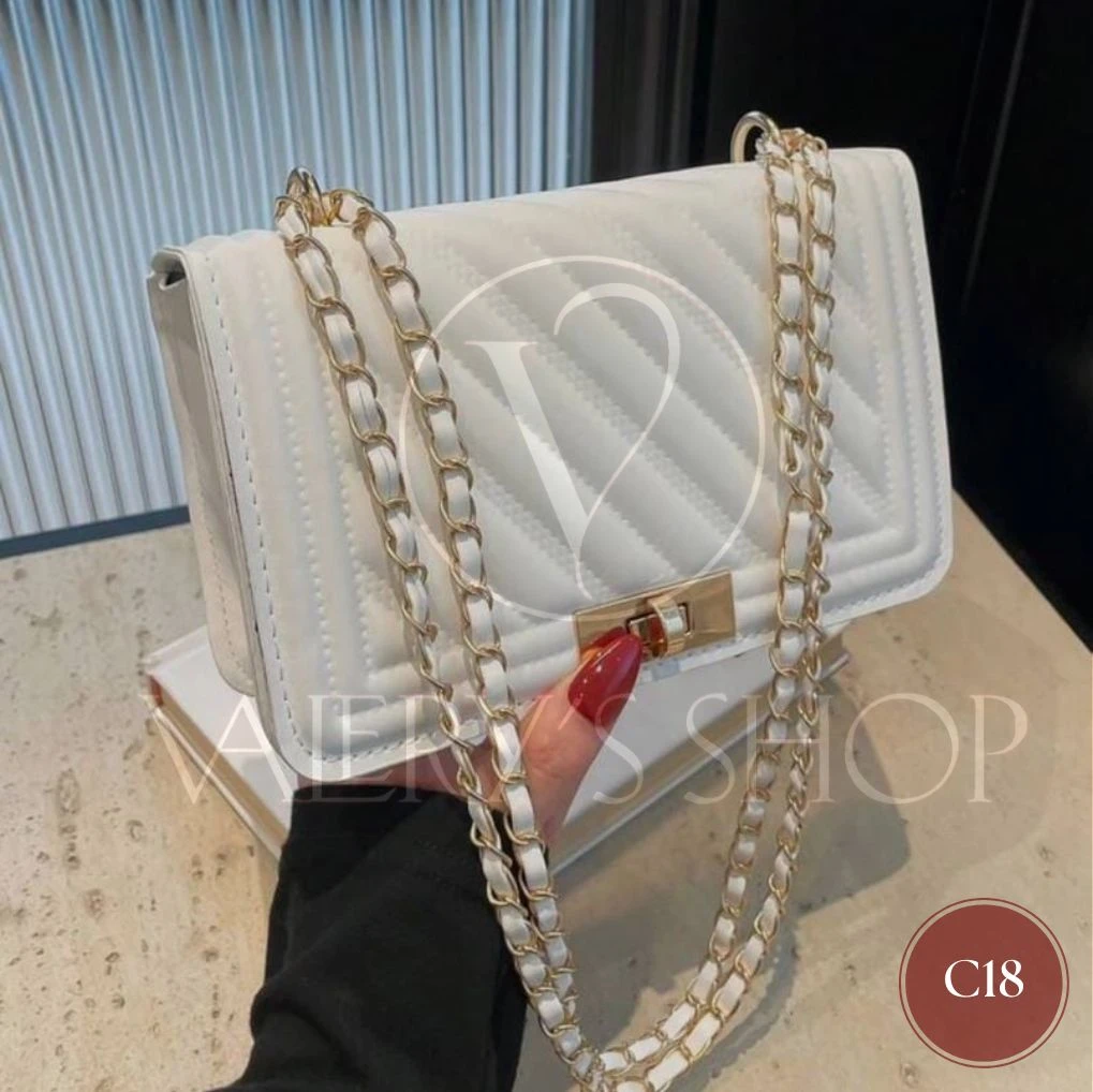 Cartera blanca C18's foto | Valery’s Shop |  BizneCubano