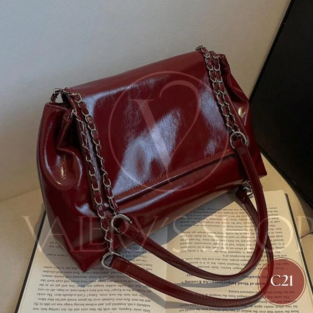 Bolsa de hombro color burdeos C21's foto | Valery’s Shop |  BizneCubano