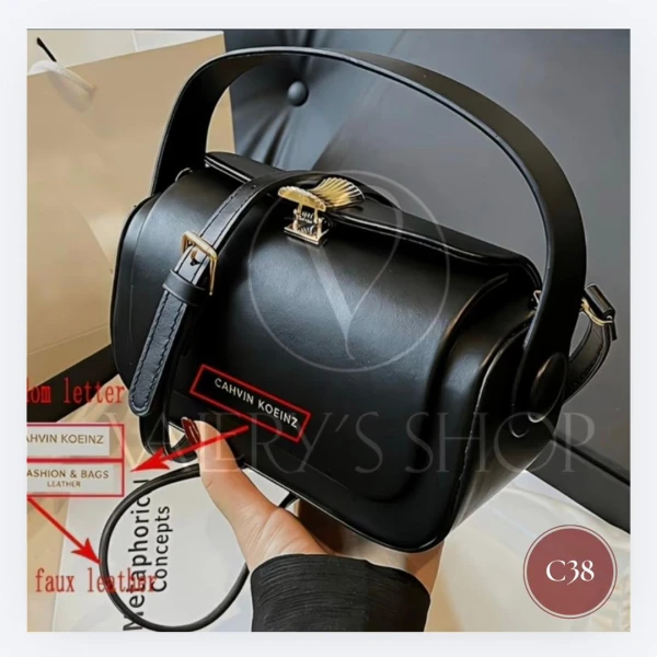 Bolso bandolera con hebilla C38's foto | Valery’s Shop |  BizneCubano